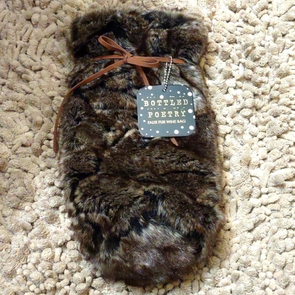New Bottled Poetry Faux Fur Travel Wine Bag‎ 12 x 6 1/2 Suede tie